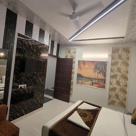 Hotel Smart Plaza Új-Delhi Kültér fotó