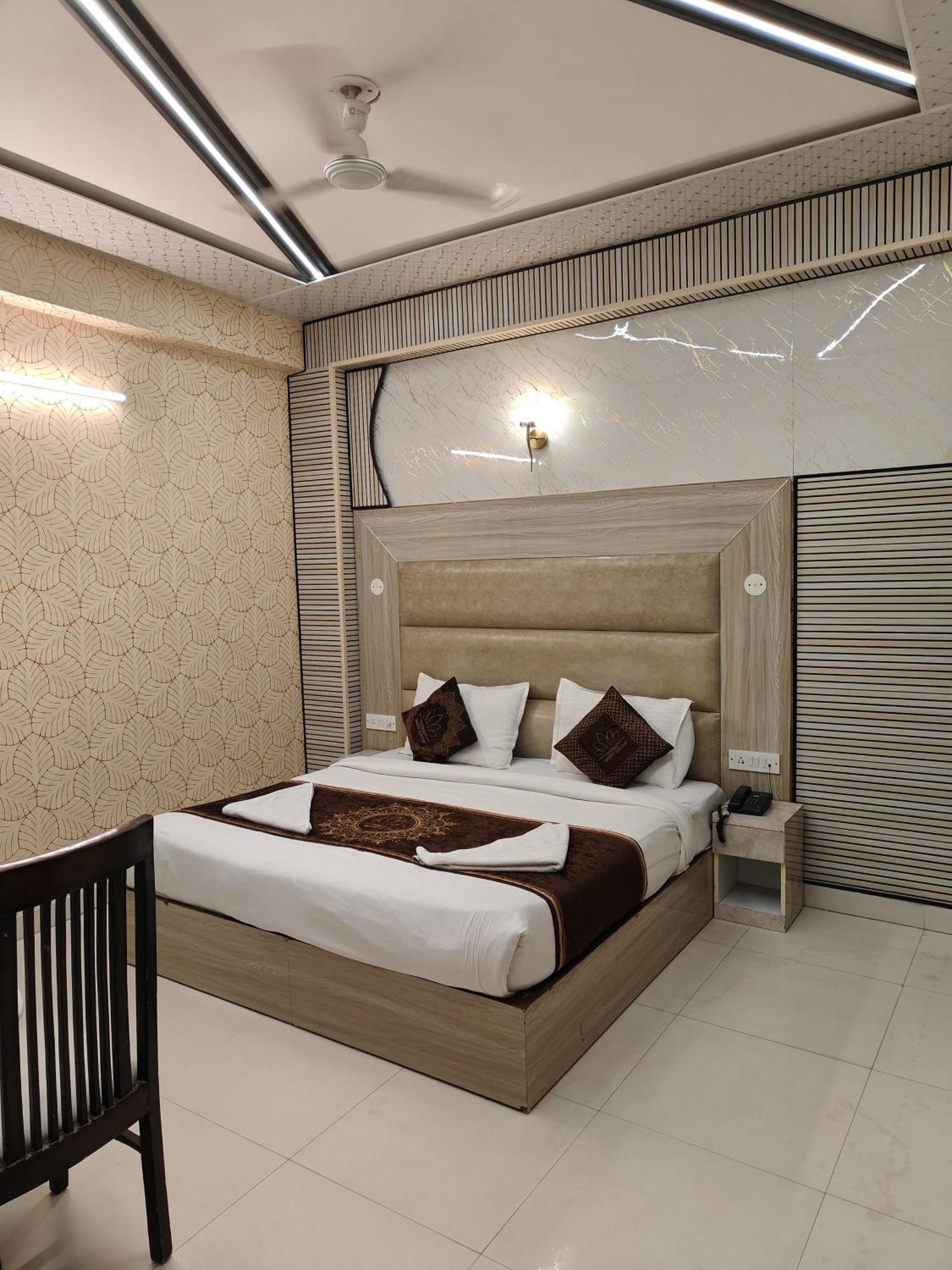 Hotel Smart Plaza Új-Delhi Kültér fotó