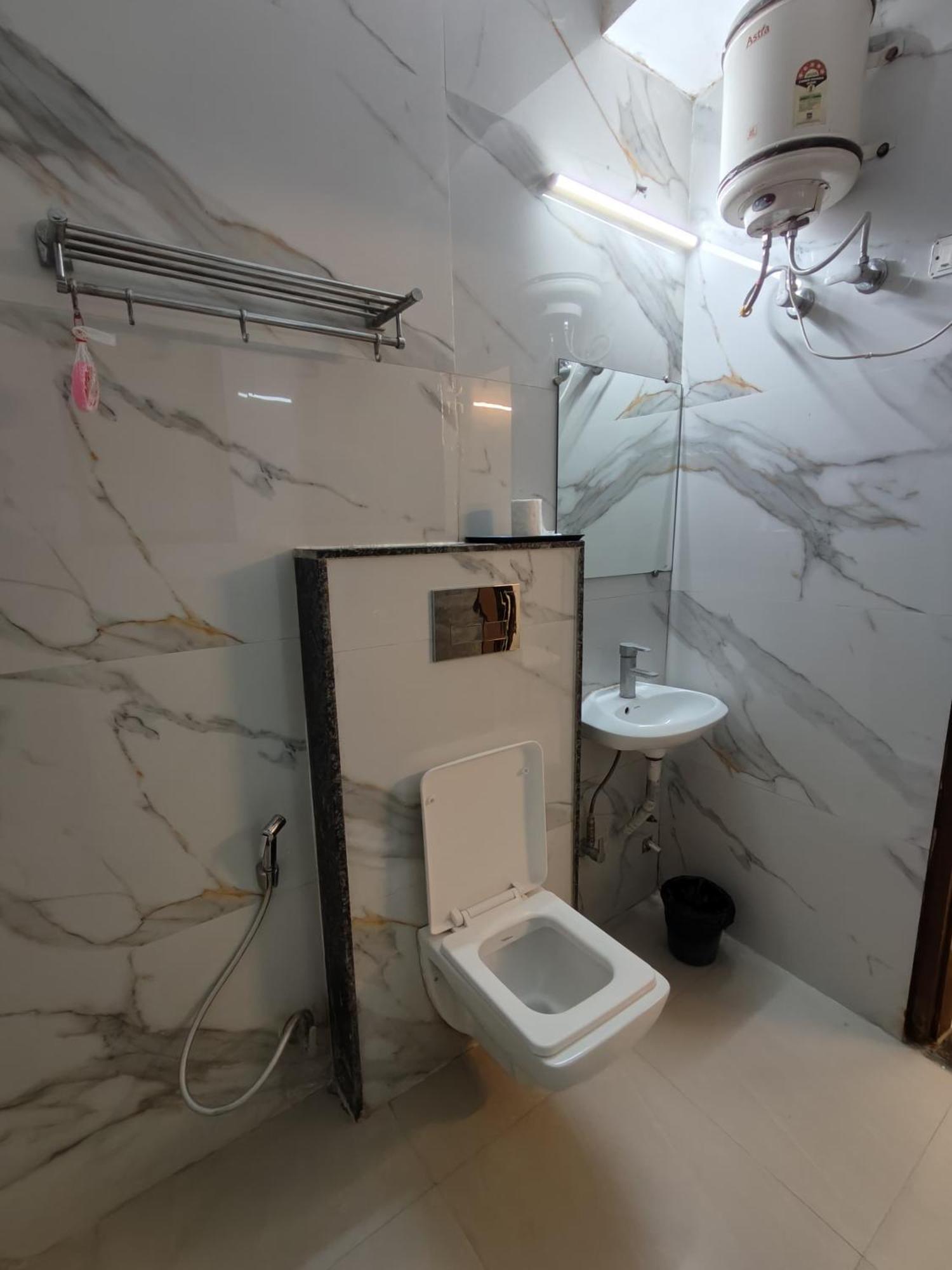 Hotel Smart Plaza Új-Delhi Kültér fotó