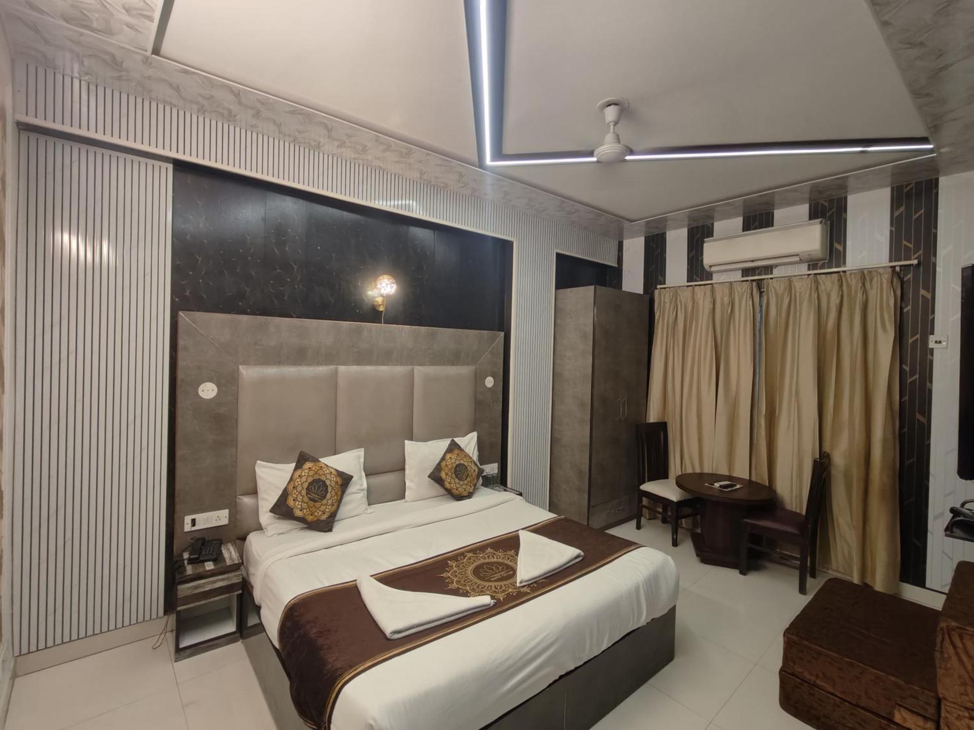 Hotel Smart Plaza Új-Delhi Kültér fotó