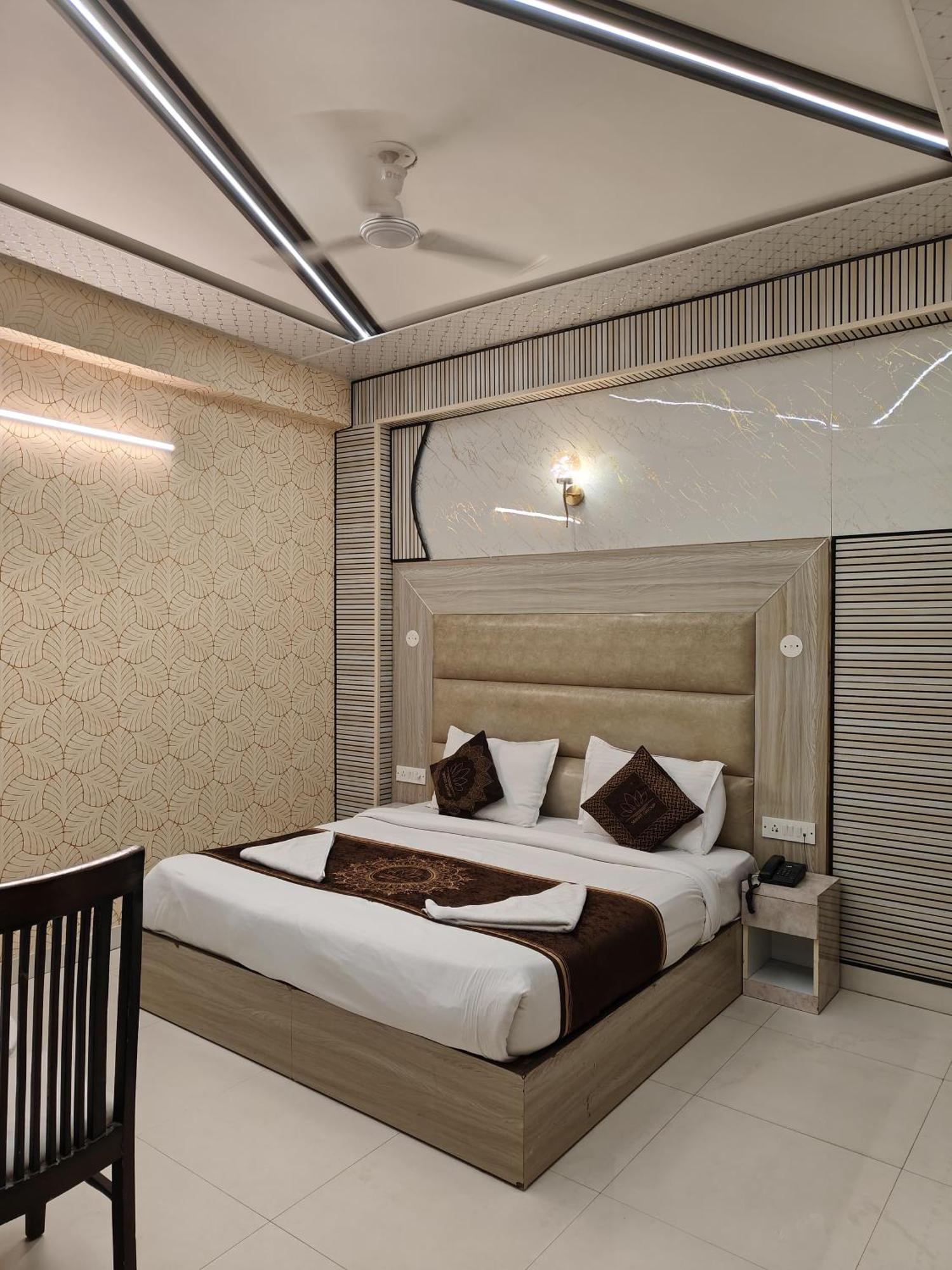 Hotel Smart Plaza Új-Delhi Kültér fotó