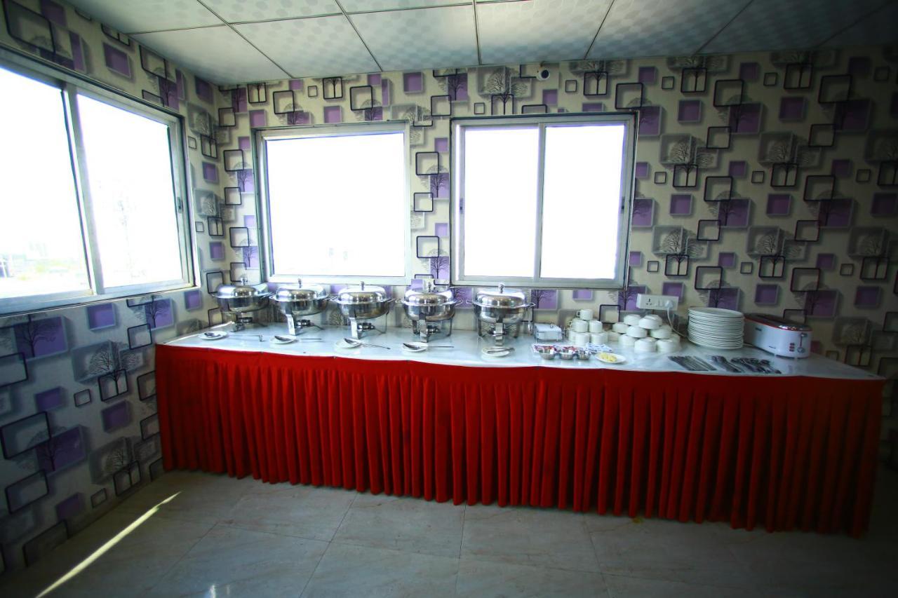 Hotel Smart Plaza Új-Delhi Kültér fotó