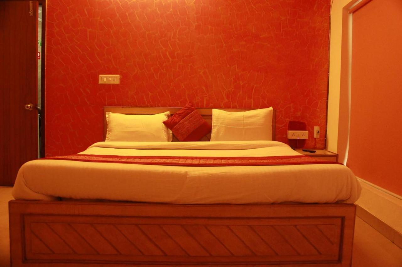 Hotel Smart Plaza Új-Delhi Kültér fotó