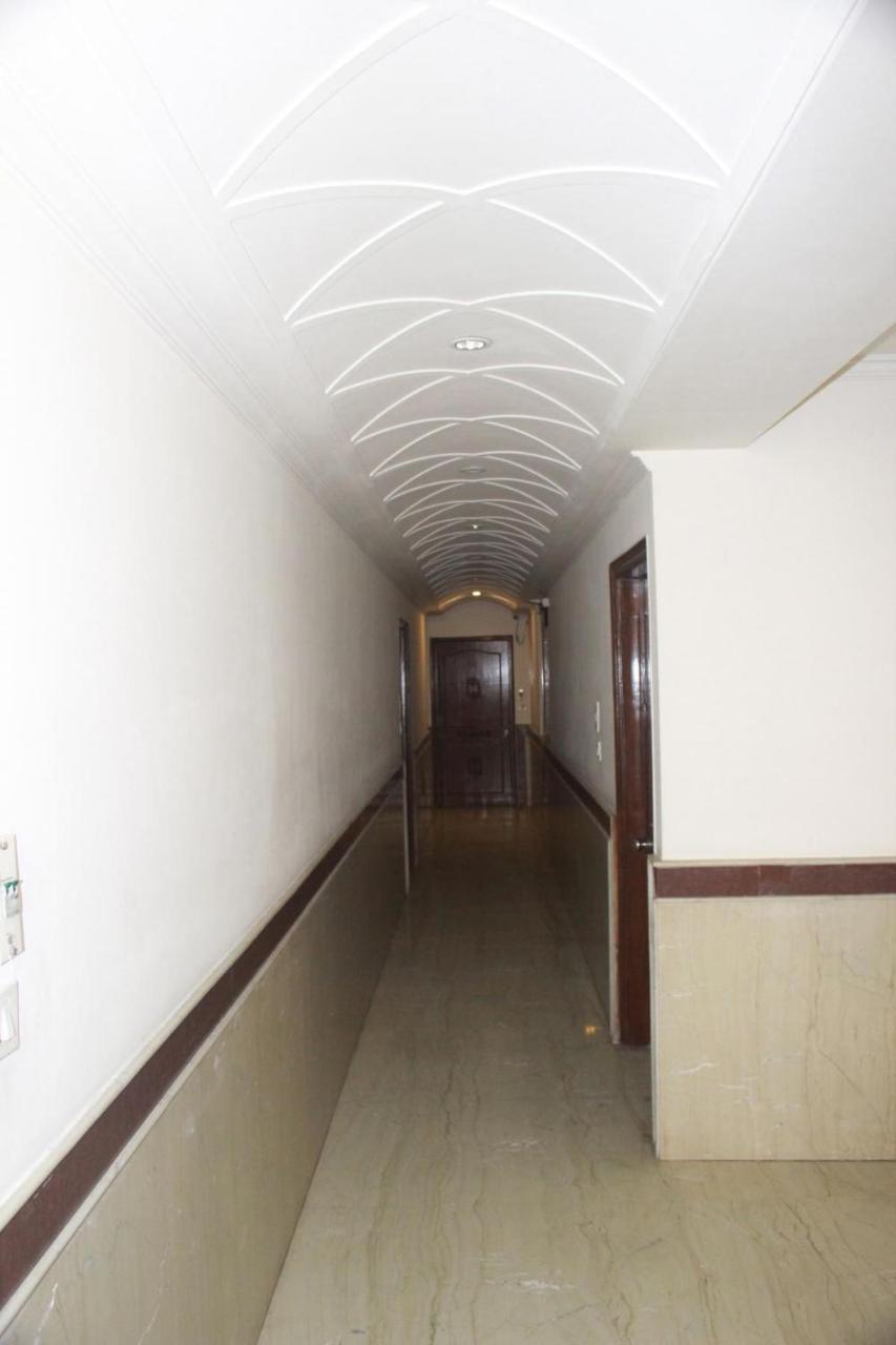 Hotel Smart Plaza Új-Delhi Kültér fotó